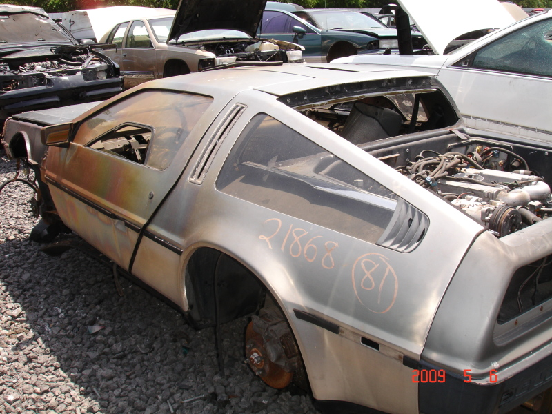 Illustration for article titled Time Machine Found In Junkyard By Hobo Seeking Great Scotch